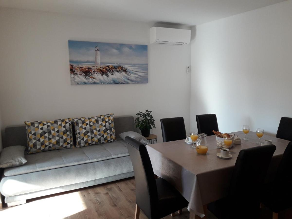 Apartments Gracia & Toni トロギール エクステリア 写真