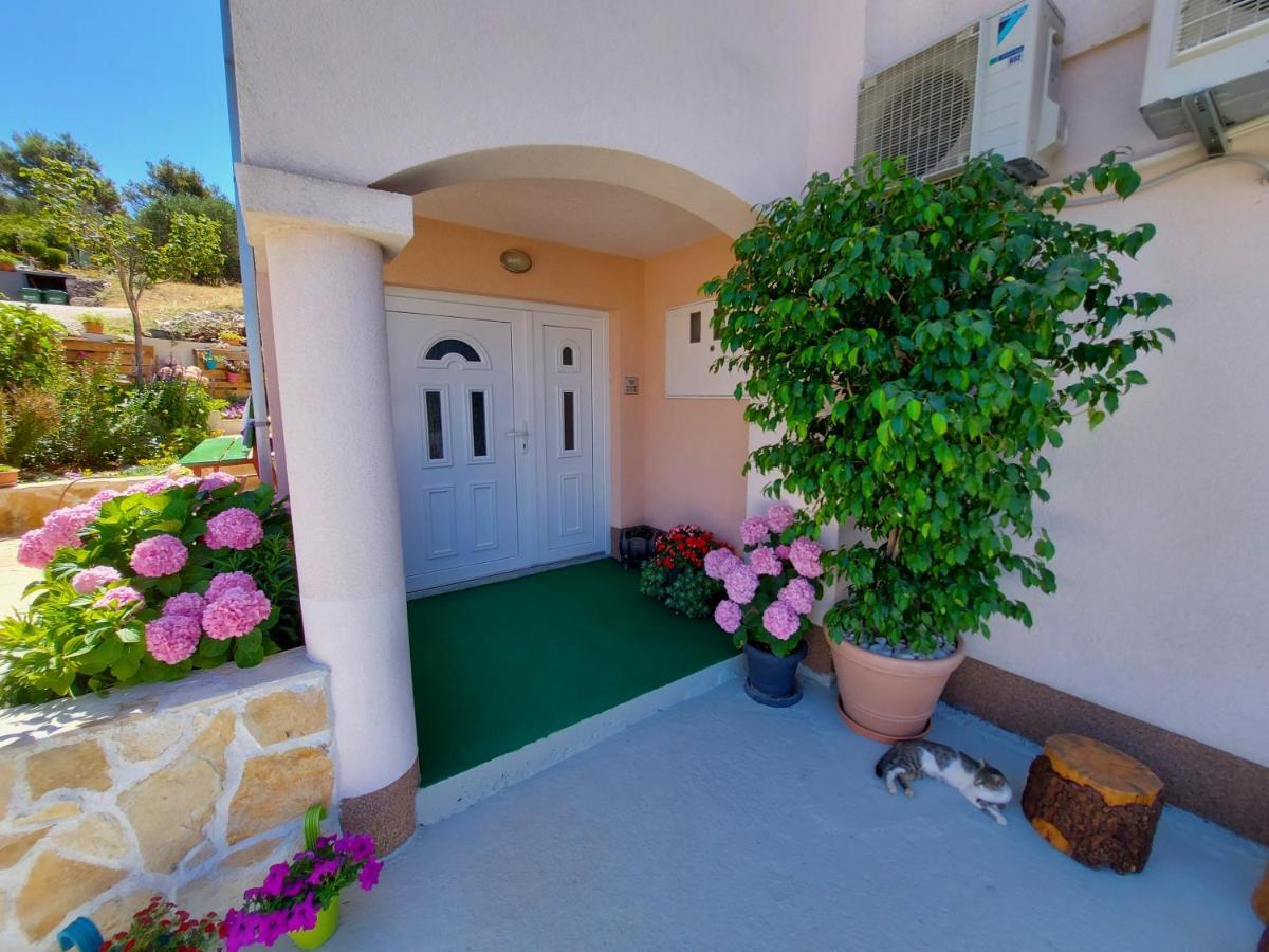 Apartments Gracia & Toni トロギール エクステリア 写真