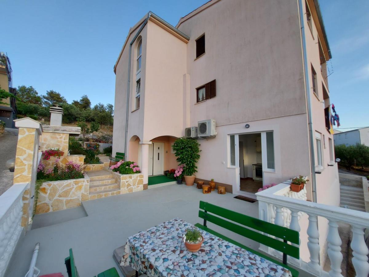 Apartments Gracia & Toni トロギール エクステリア 写真