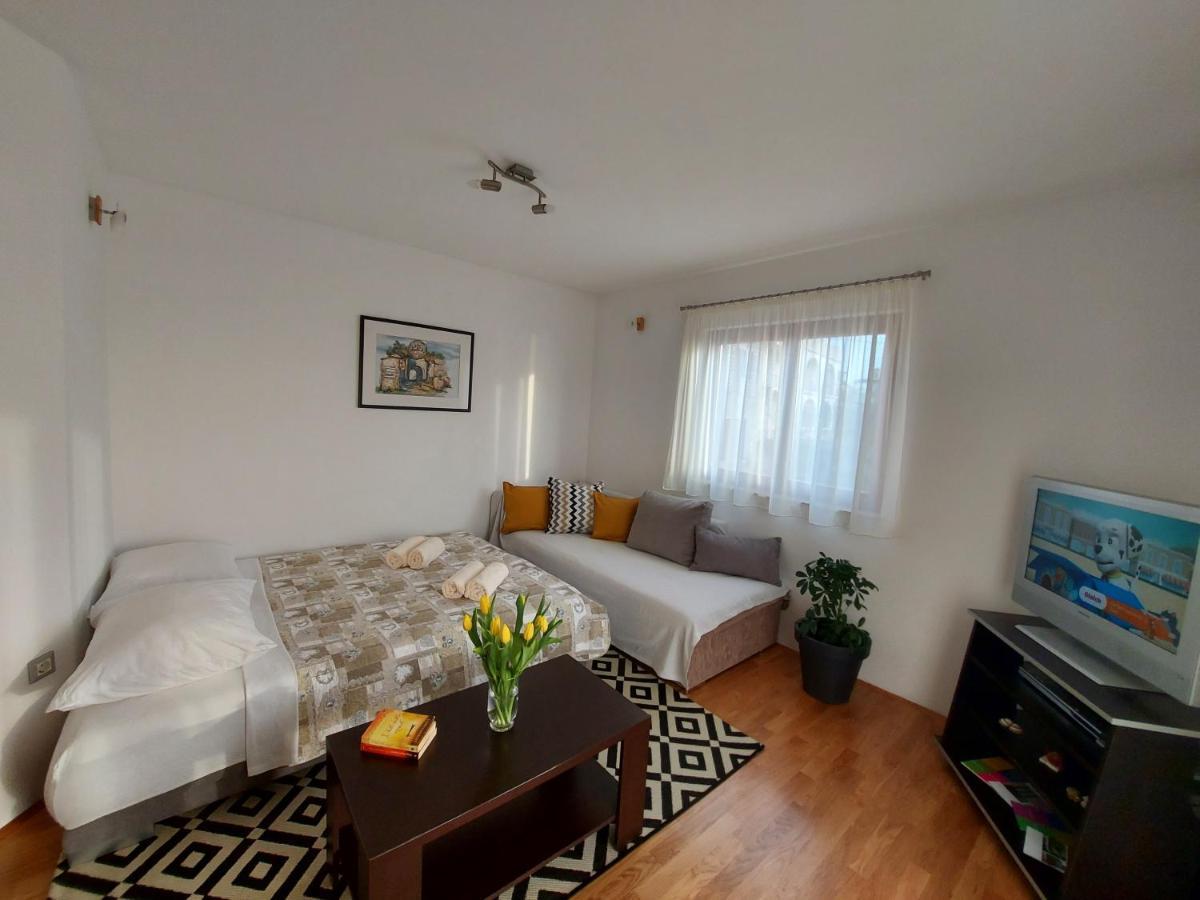 Apartments Gracia & Toni トロギール エクステリア 写真