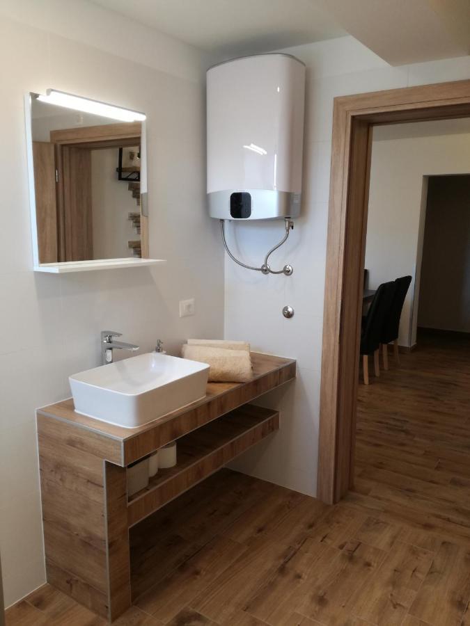 Apartments Gracia & Toni トロギール エクステリア 写真